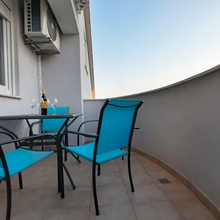 Апартаменты Alemar *