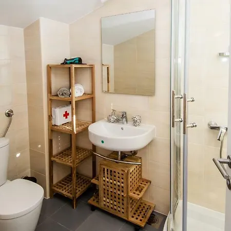 Alemar Apartment *