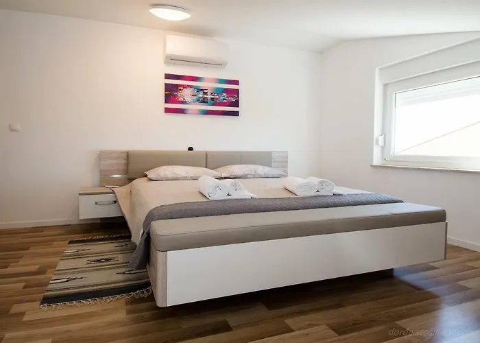 Alemar Apartman Liznjan